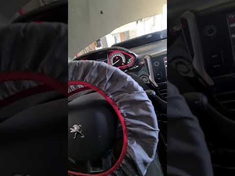 Vidéo: Comment réinitialiser le voyant de pression des pneus sur une Chrysler Town and Country 2008?