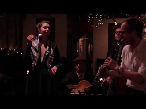 "La Vie En Rose"  by Edith Piaf - Sweet Megg Live Video