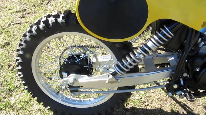 Suzuki RM125 1979 running