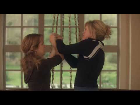 Food fight between Lea Thompson and Rachel Hayward - A food  fight between Lea Thompson and Rachel Hayward from The Christmas Clause (2008).