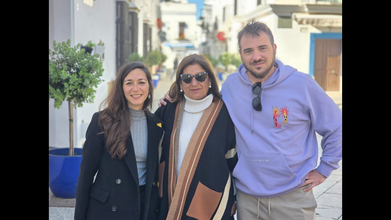 Arte & Facto. Cortometraje `Papas con choco´. Con Castro Lorenzo, Rebeca Fuentes y Lusi Lorenzo.