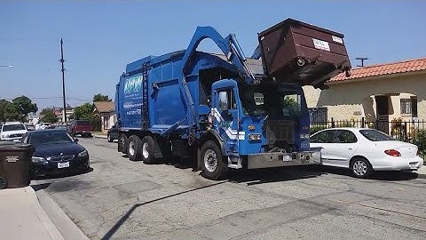 United Pacific Waste (UPW) Peterbilt 320 New Way Mammoth FL