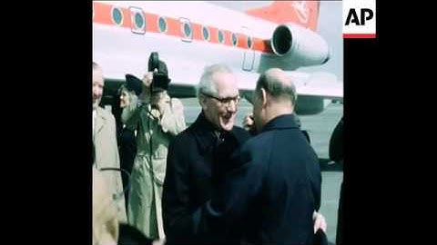 SYND 29 3 76 COMMUNIST COUNTRIES CONGRESS DELEGATES ARRIVE IN SOFIA