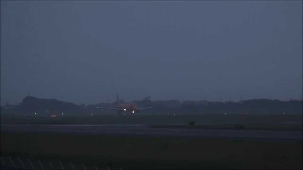 Nice takeoff ! FDA オレンジ 高知KCZ⇔小牧 - YouTube