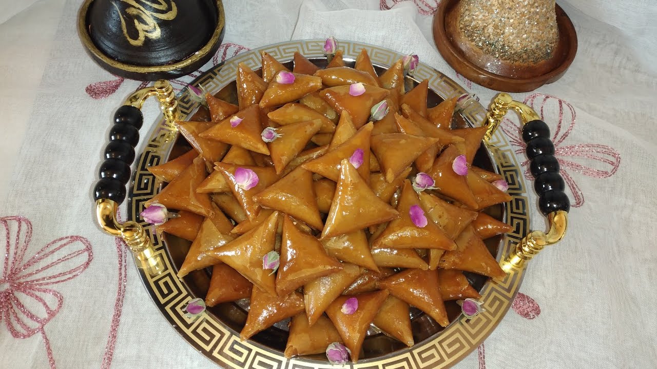 بريوات بالكاوكاو🥜🥜 بورق الفيلو معلكين و مقرمشين ومذاق راائع😋😋  بطريقة مبسطة وسهلة (تحضيرات رمضان )👍🌹