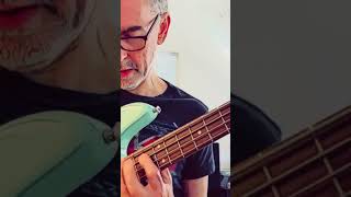 Always good to work on turnaround ideas 👍a slow and faster version of the same line. #bass