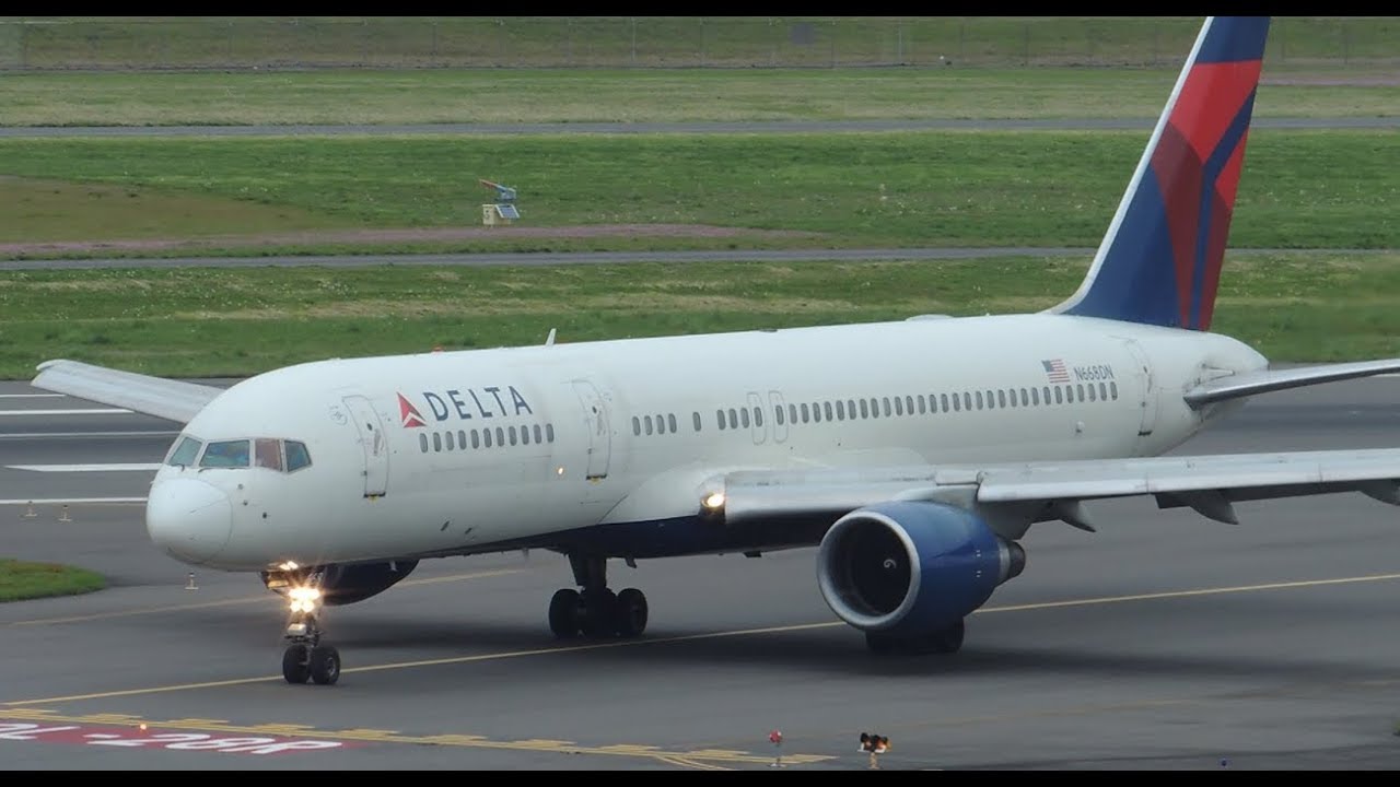 Delta Airlines Boeing 757-200 [N668DN] landing in PDX - YouTube