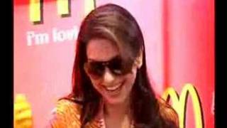 Juhi Chawla Bhootnath Team At Resturant