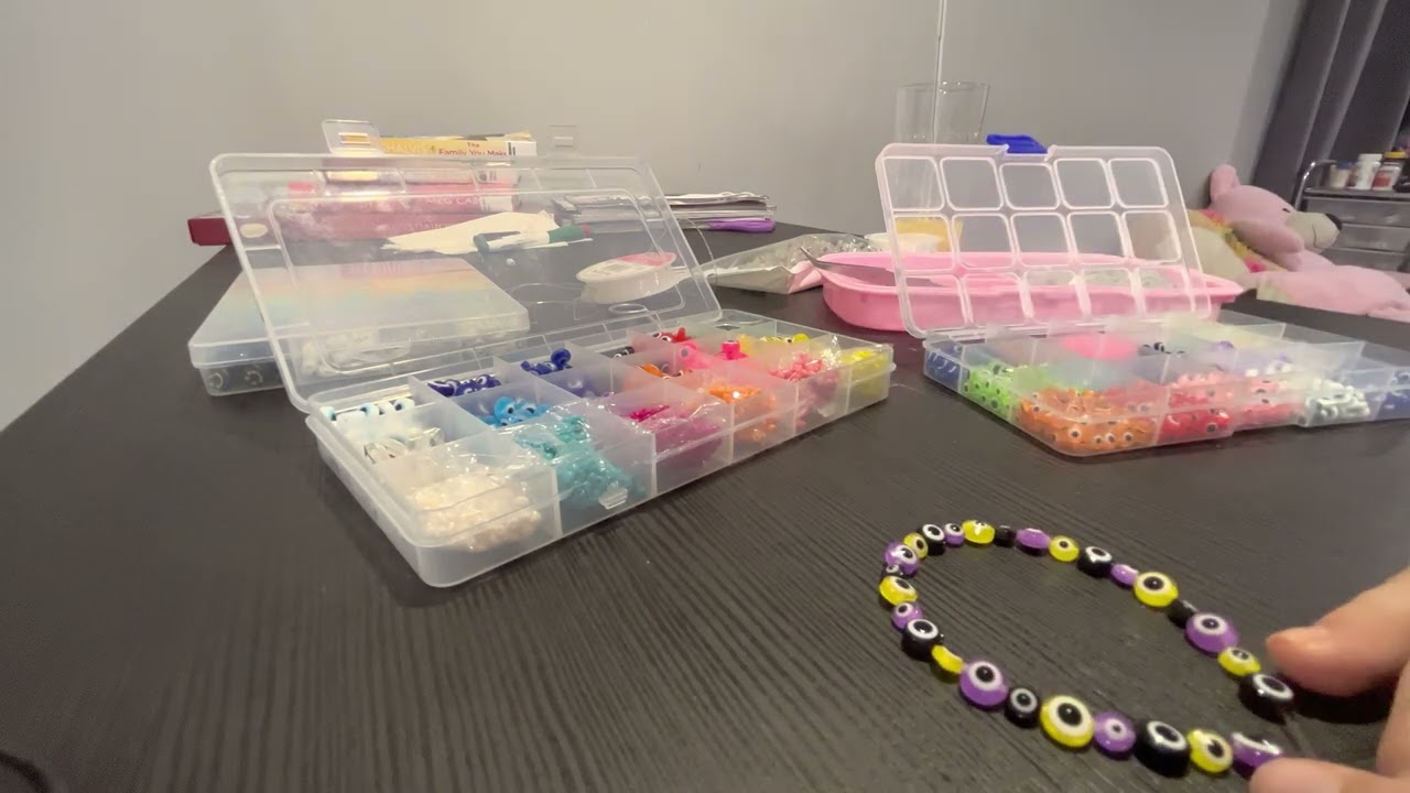 ASMR : unintentional asmr bracelet making, bead sounds.