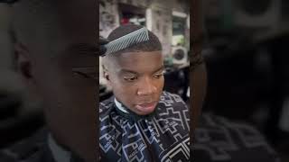 use a feather razor or just a Guard to lighten up the hair line #kingmelifestyles #kingthebarber