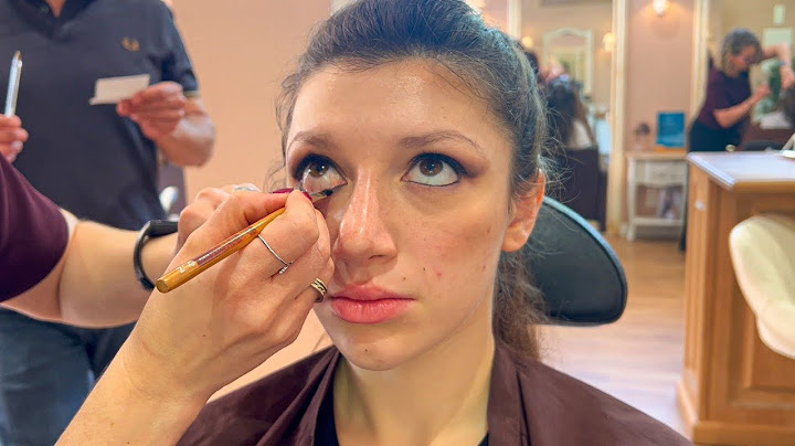 this makeup salon has a ONE MONTH WAITING LIST