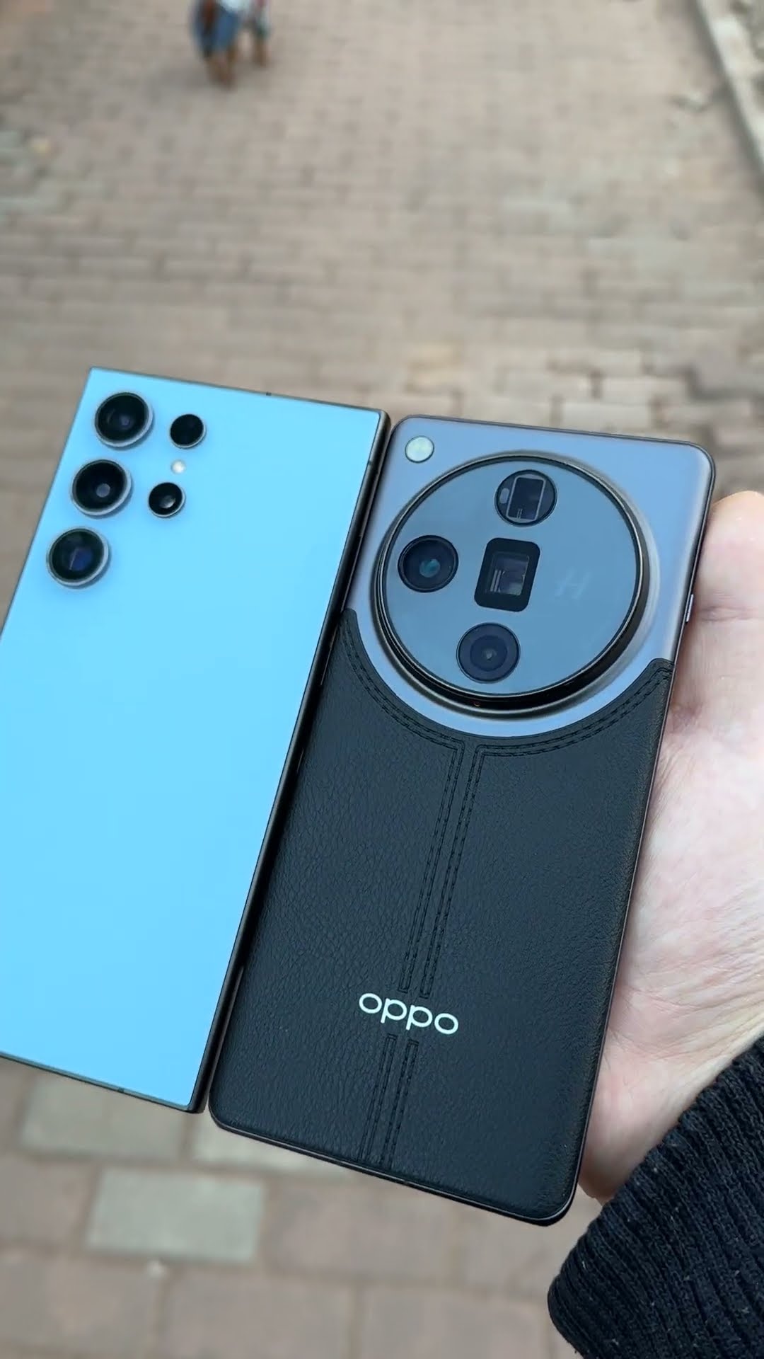 The two most popular mobile phones in 2024 are Samsung, Samsung S24Ultra and Oppo