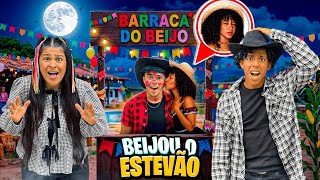 A VALENTONA AGARROU ESTEVÃO NA BARRACA DO BEIJO!😱