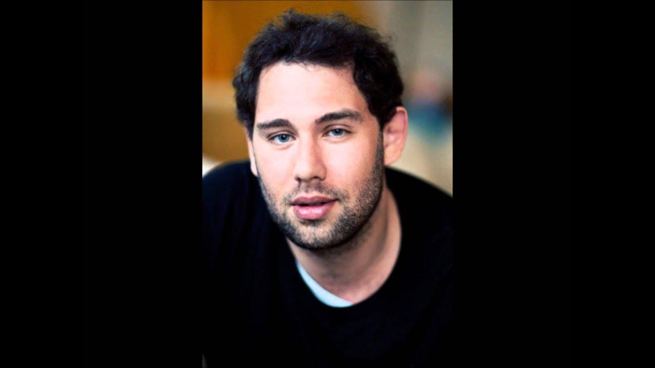 Порно: брюнетка үшін нәзік куннилингус Жетілген брюнетки без трусиками с үлкен жопы