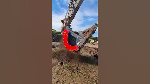 21-30 bucket with cleaning fingers