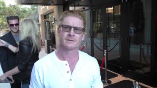 Zack Ward talk on who he gets mistaken for at the Sharknado 3 Premiere @TotalZackWard