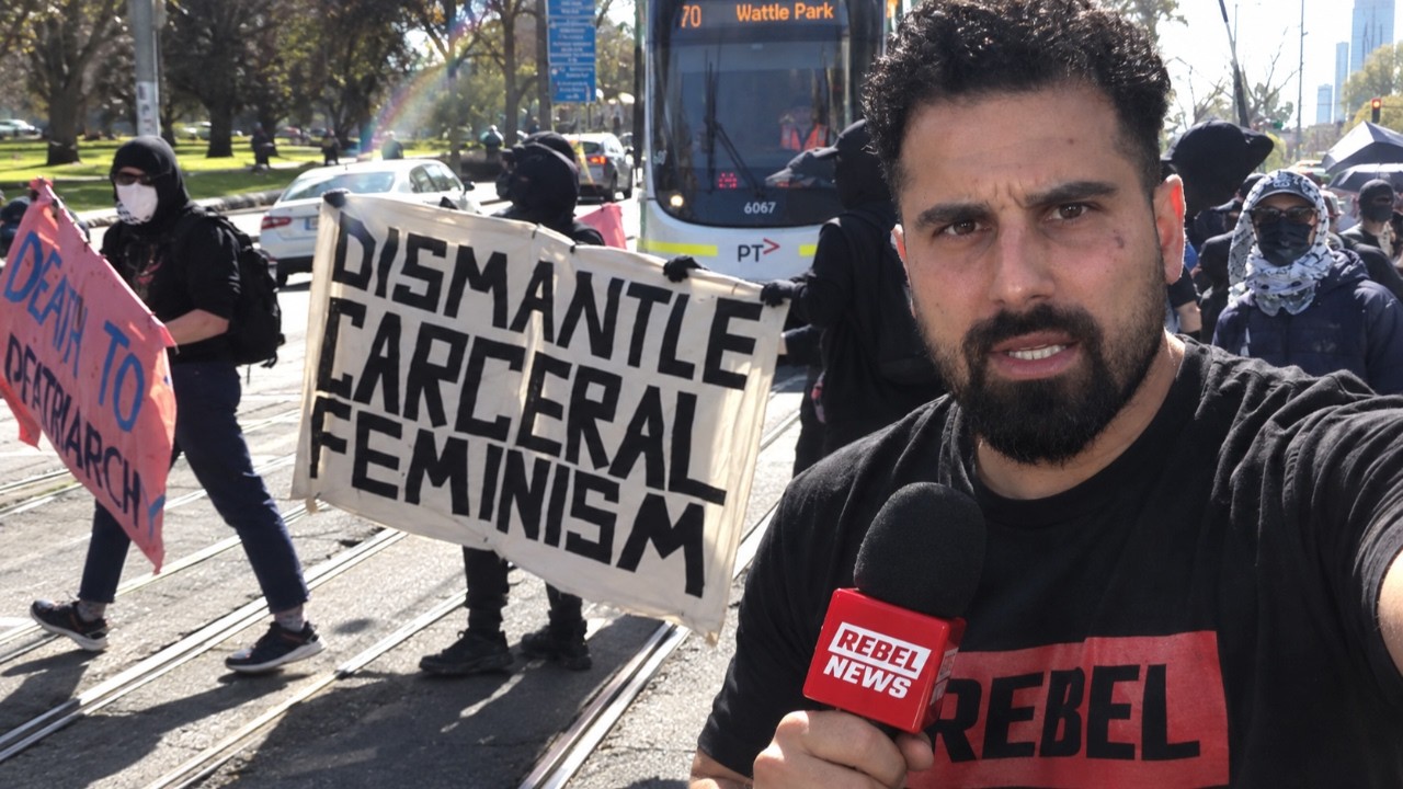 🚨 LIVE: Trans activists try to SHUT DOWN women’s rights rally in Melbourne