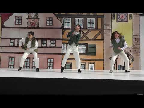 avex artist academy　AAA / 「Miss you」ミスユー