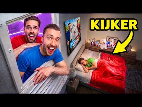 Secretly Build a SECRET ROOM at a Viewer's Home! (Hide)