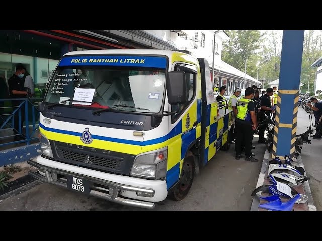 Anggota Polis Bantuan Lebuh Raya Digantung Tugas