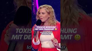 Das Finanzamt beeindrucken? 🫶 – Laura Brümmer bei 'Ladies Night Youngstars' | ARD Stand-Up Das Finanzamt beeindrucken? 🫶 – Laura Brümmer bei 'Ladies Night Youngstars' | ARD Stand-Up