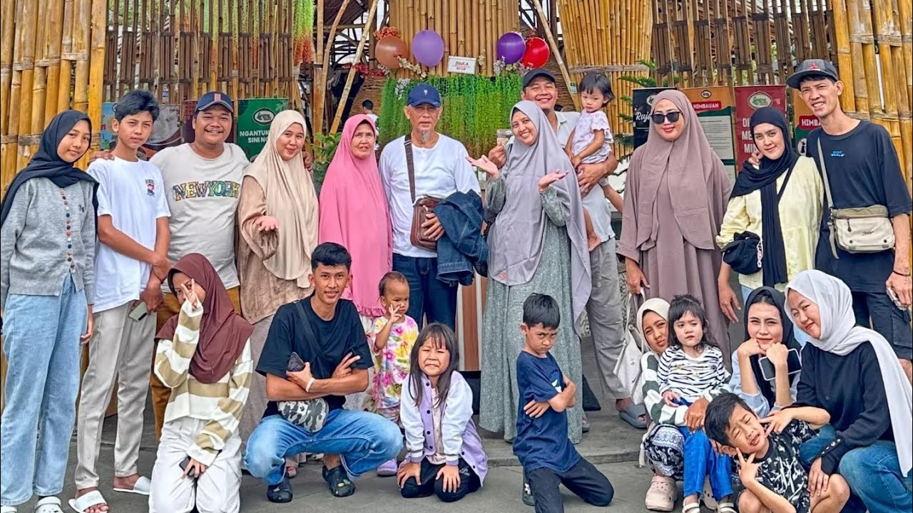 Jalan jalan ke Grand Anyer Palazzo by naraya with Family