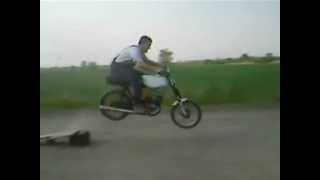 Simson S51 Sprung über Schanze / jump over ramp