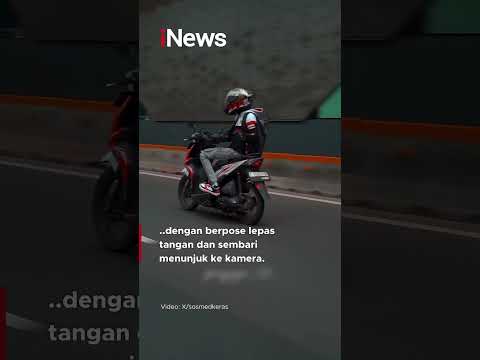 Viral Pemotor Tabrak Mobil saat Atraksi di Jalan