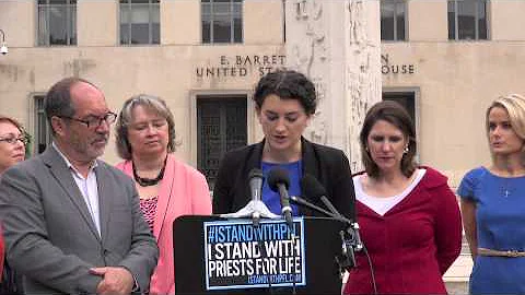 Sarah Torre Stands for the 1st Amendment with Prie...