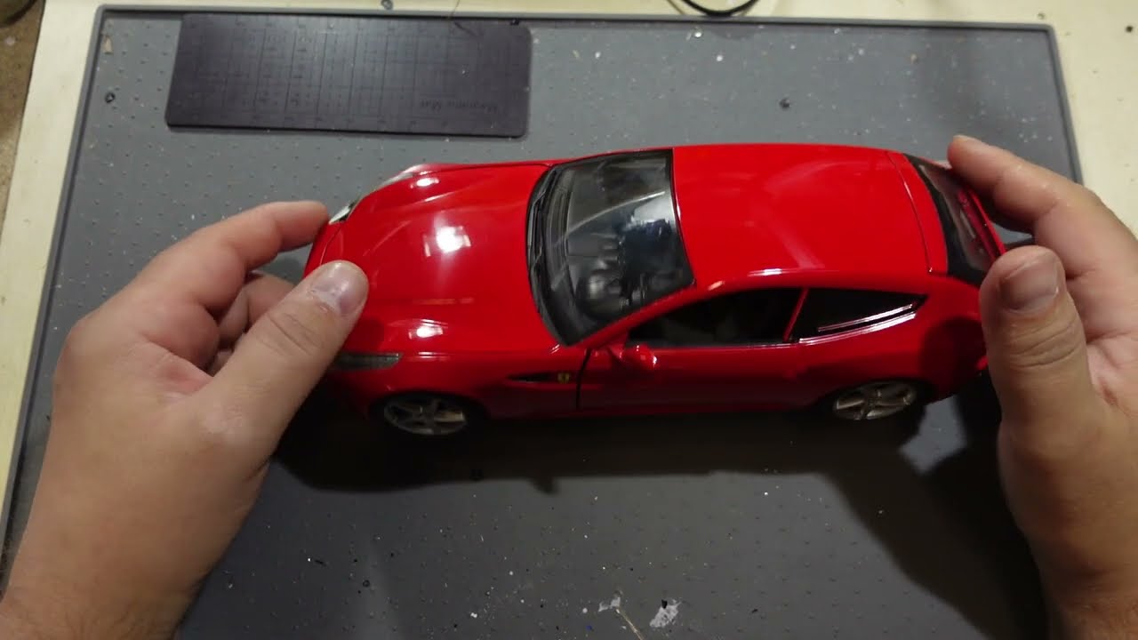 Ferrari FF 1:18 Hot Wheels - YouTube