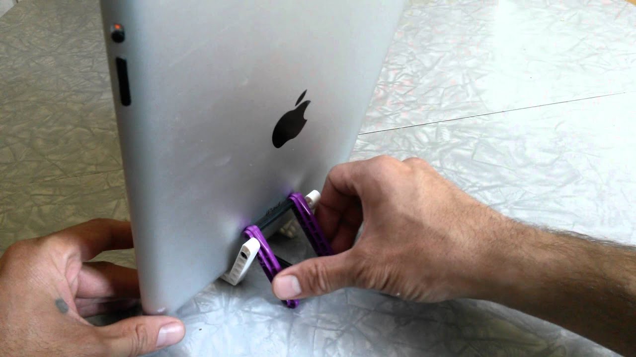 Smallest Portable Ipad and Tablet Stand made from Lego Technic