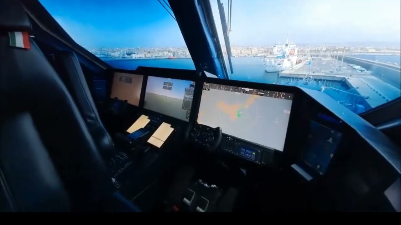 Il Pattugliatore PAOLO THAON DI REVEL ormeggiata al porto di Catania, 22 giu 2024