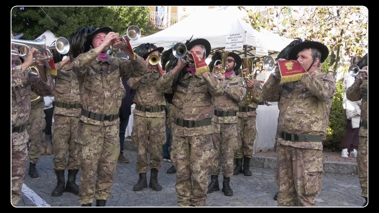 LA FANFARA BERSAGLIERI VALDOSSOLA ALL'OTTOBRE CALDANESE
