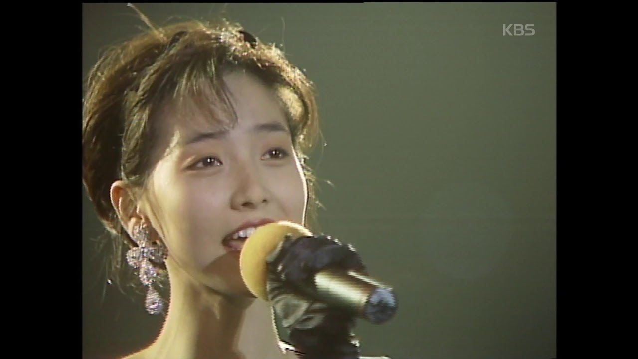 강수지 - '시간 속의 향기' | Susie Kang - 'Scent of Time'【KBS 토요대행진, 1992】 bekijken op YouTube 강수지 - '시간 속의 향기' | Susie Kang - 'Scent of Time'【KBS 토요대행진, 1992】 bekijken op YouTube