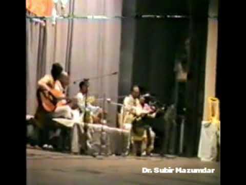 Jakhan Tumi Bnadhchhile Tar Live Performance 1980s   Tagore Song By Hemanta Mukhopadhyay