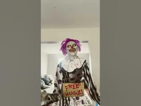 Hugs the clown 2018 rare animatronic - YouTube