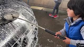 Çağlayan Ve Yuşa Oto Yıkamada Babasının Arabasını Yıkıyor Eğlenceli Çocuk Videoları
