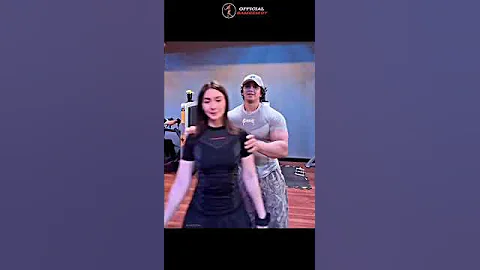 BRO GIRLS REACTION 🥶 #bodybuilder #shortsviral #editing #video #fyp