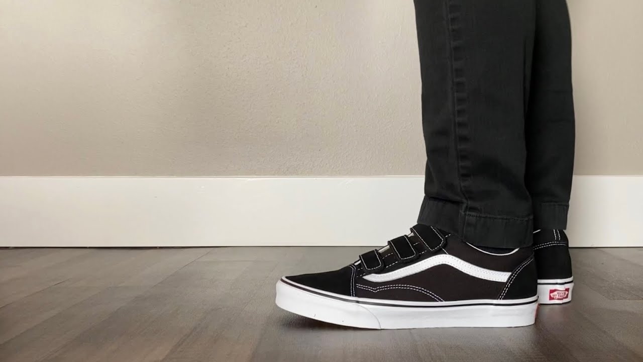 Old Skool V ON FEET & Review (Velcro - Suede/Canvas/Black/True White) -  YouTube