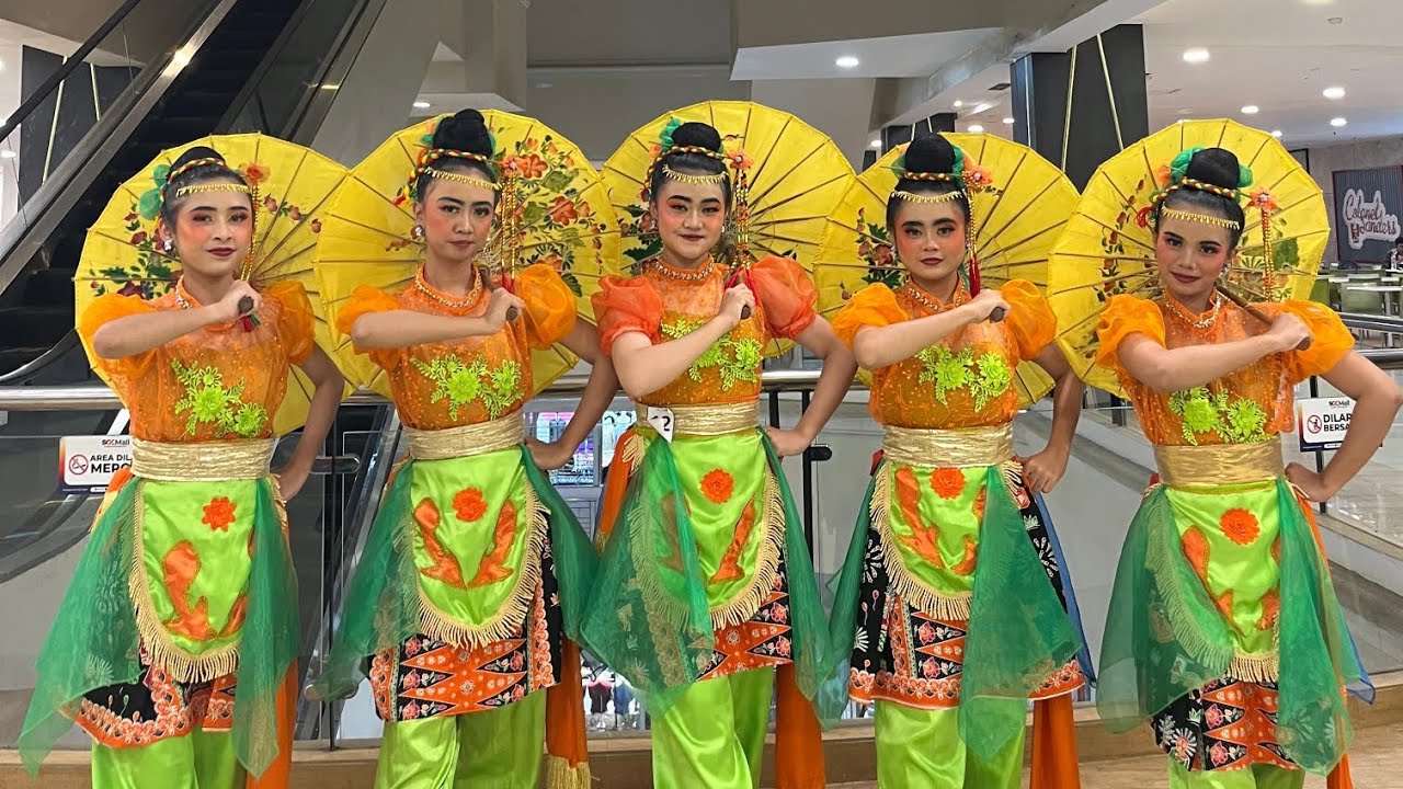 Juara 3 Lomba Lenggang Payung Ganjen kategori Rampak [ group 1 ]