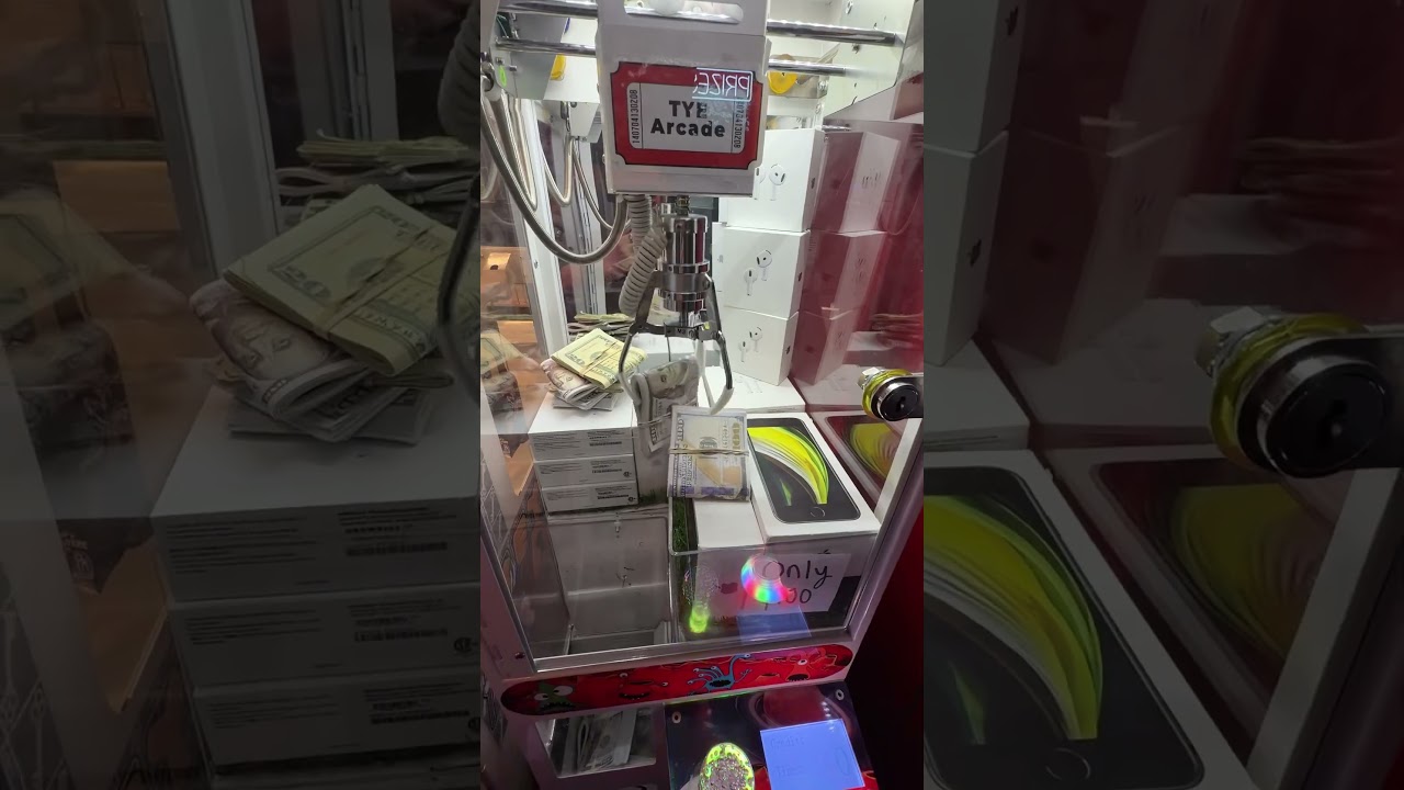 The Best Arcade Trick Ep 9 #shorts #arcade #clawmachine #lifehacks #iphone