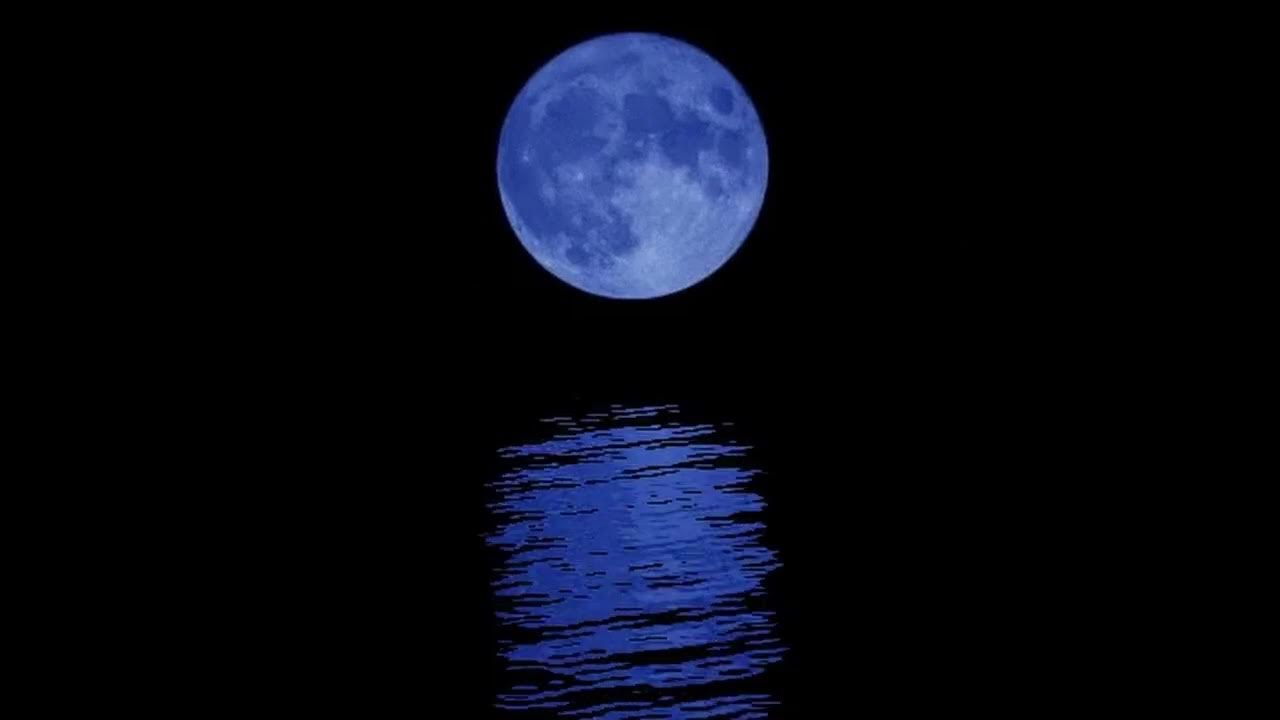 Музыкальная вода. Когда мерцала вода в воде песня. Сверкающая вода. Живая луна. Когда мерцала вода в воде песня.