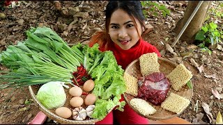 Awesome Cooking Ramen Eggs With vegatables Recipe Prepared In My Village - Village Food Factory