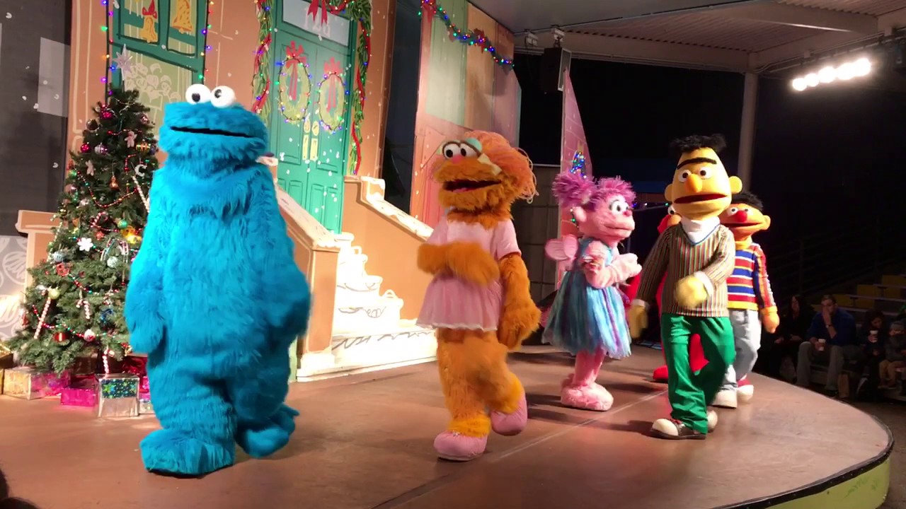A Sesame Street christmas show 2016! Sesame place A Very Furry Christmas!
