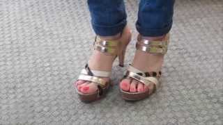 Sandalia Penelope tacón oro y leopardo en Dino Zapatos