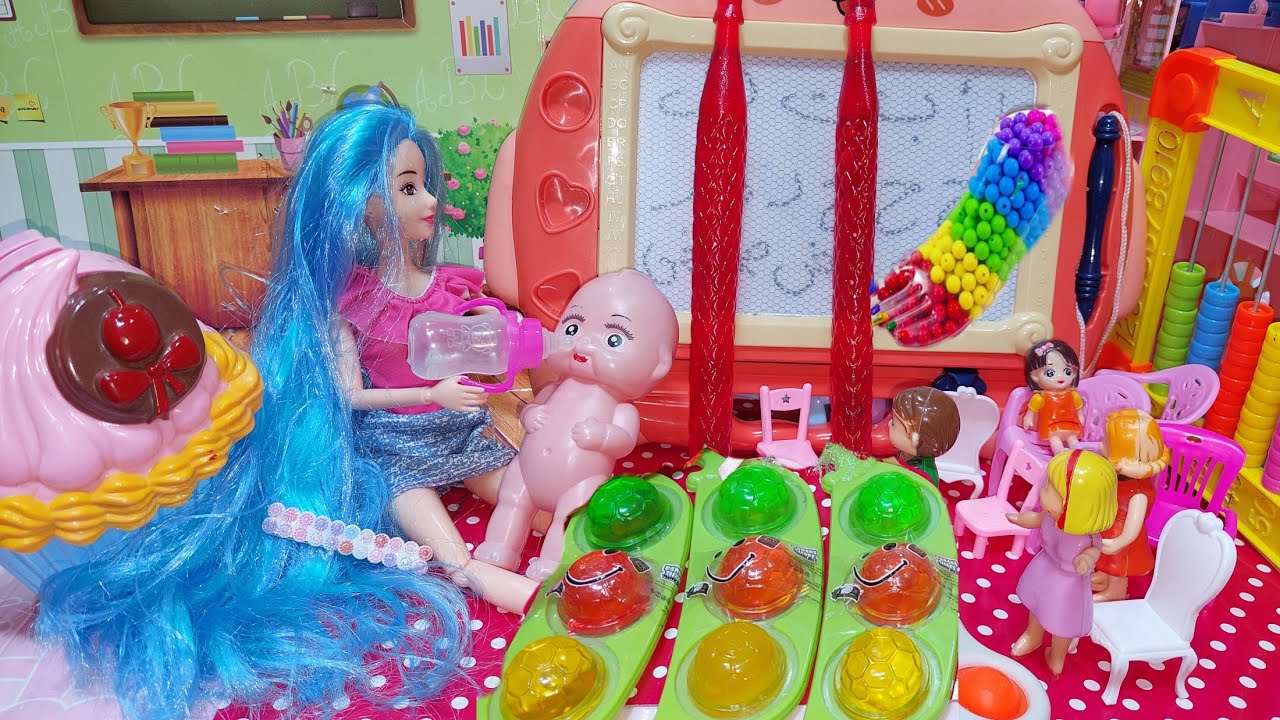 رحله الي بيت الالعاب المتكلمه_عائلة عمر_جنه ورؤي_مامتي دكتورة_العاب بنات