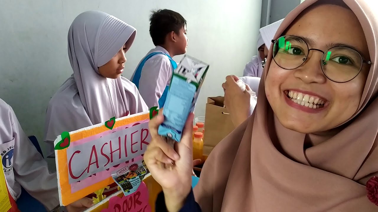 Suasana Market Day Grade 4 SDI Al Azhar 46 GDC - Semua makanannya enak ...