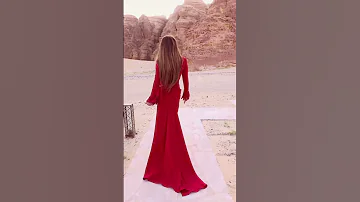 Lebanese Star Najwa Karam Serving Looks And Attitude At Rami Kadi S Fashion Show In Alula 