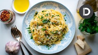 Spaghetti Aglio E Olio: 5 Ingredient Pasta Recipe!