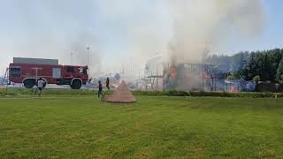 Restaurant cuprins de flăcări la Sacoșu Turcesc